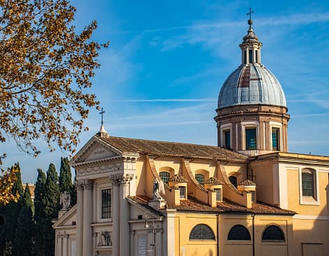 Храм — фотографија 1
